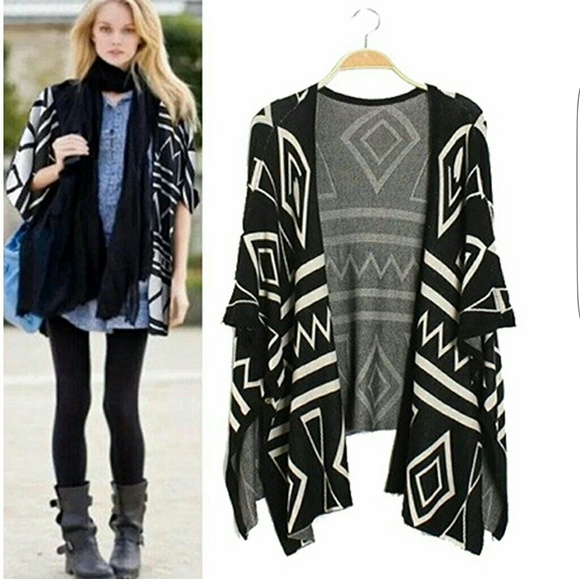 NWT Women’s Spring Geometric Poncho Cardigan - Picture 2 of 4