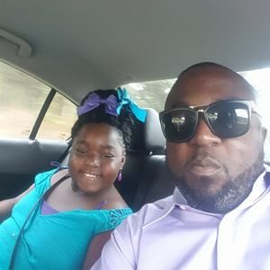 Meet your Posher, Dominique