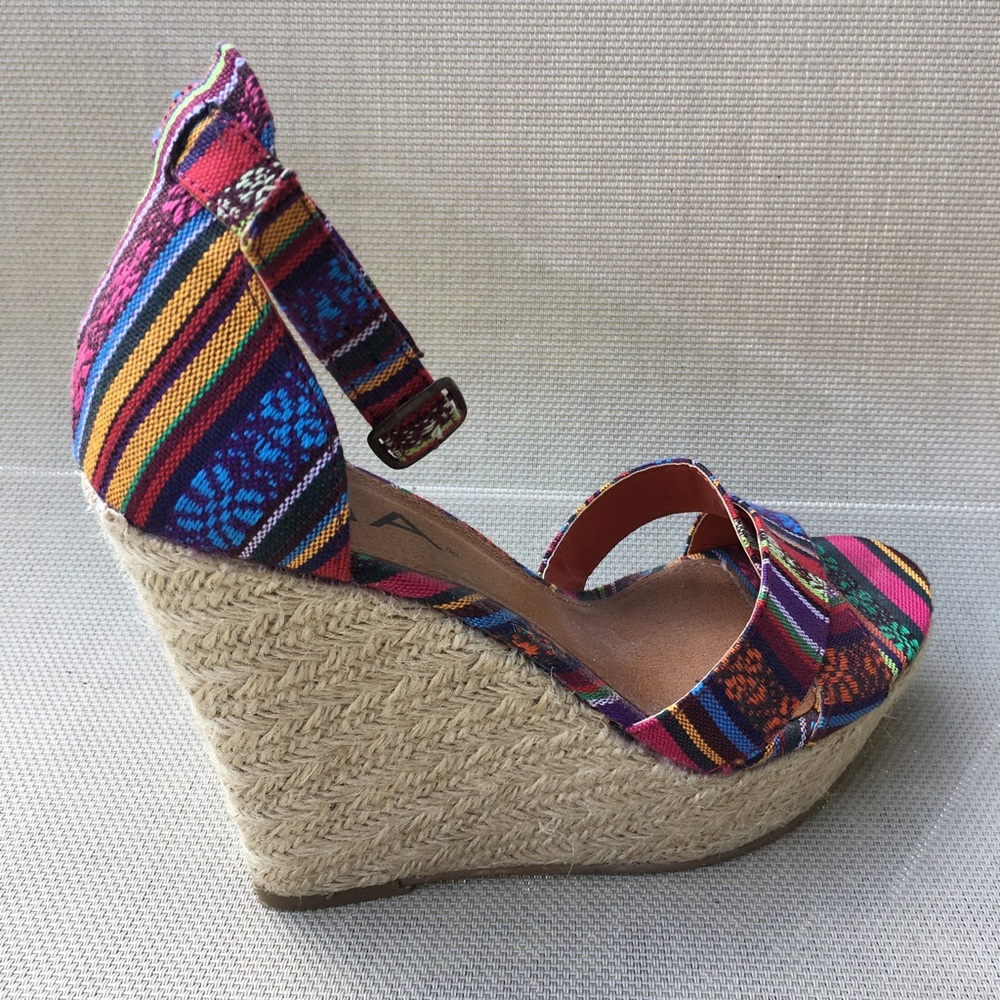 *SOLD* MIA Sylvia Nordstrom Espadrilles - Picture 3 of 3
