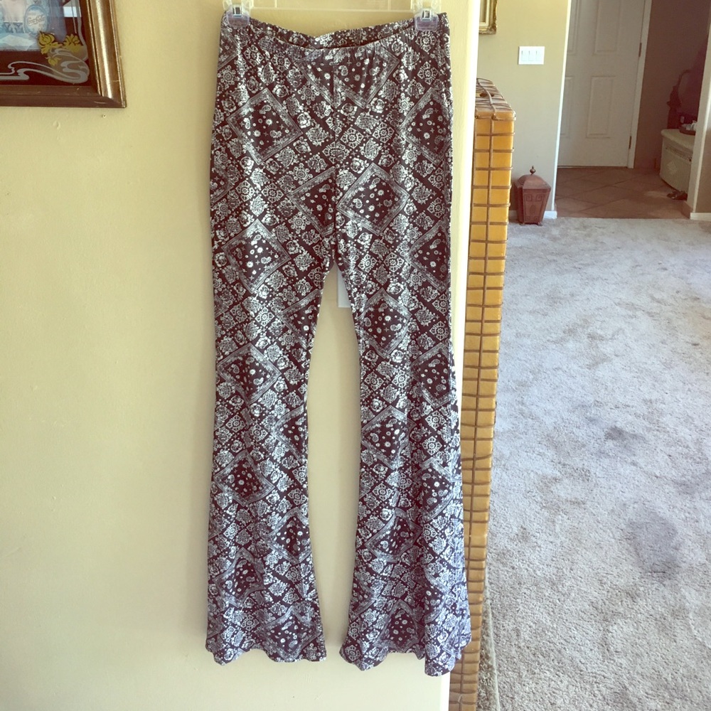 Black & white flare pants