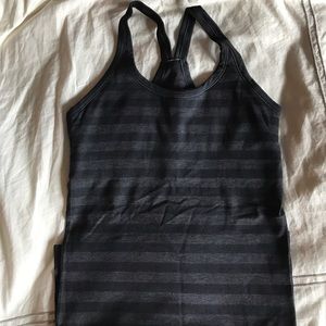 Lululemon ebb and flow tank size 6
