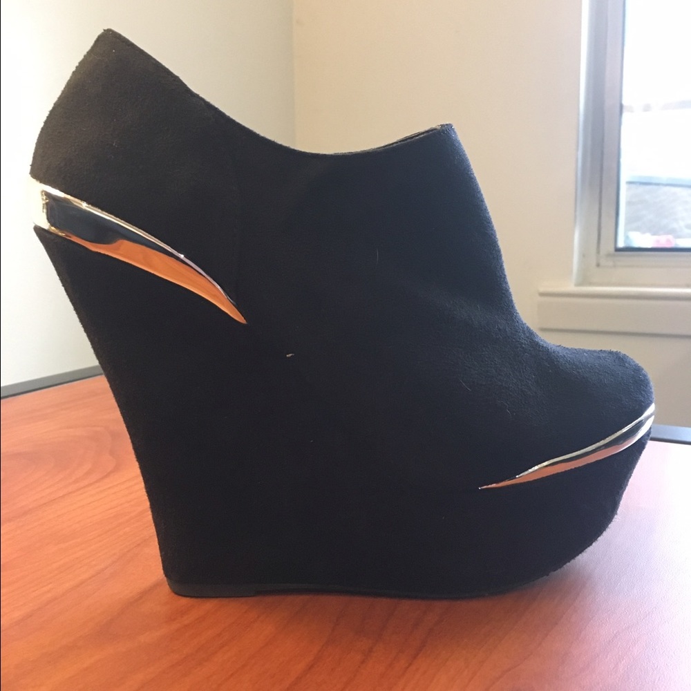 Silver-Tipped Platform Wedges