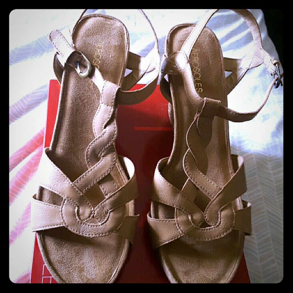 Shoes- sandals  12M