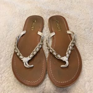 Roxy chain and white flip flops