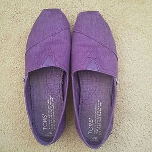 Purple Tom's, size 6