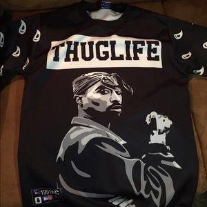 Tupac Size Medium Black Sweater
