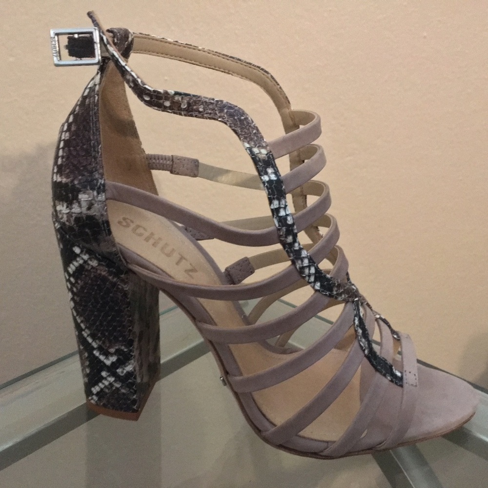 Schutz Original Heels 💕 NWT! HP🎉