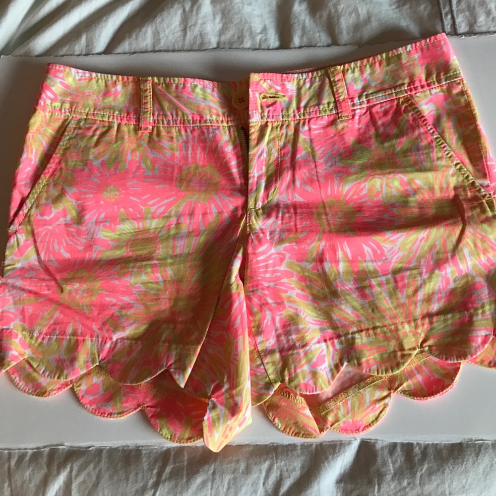 Lilly Pulitzer buttercup shorts size 4