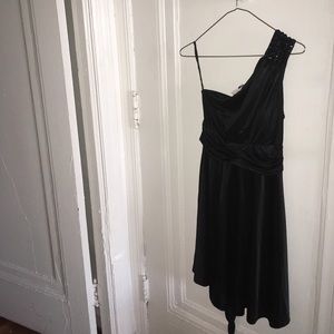 One shoulder dress