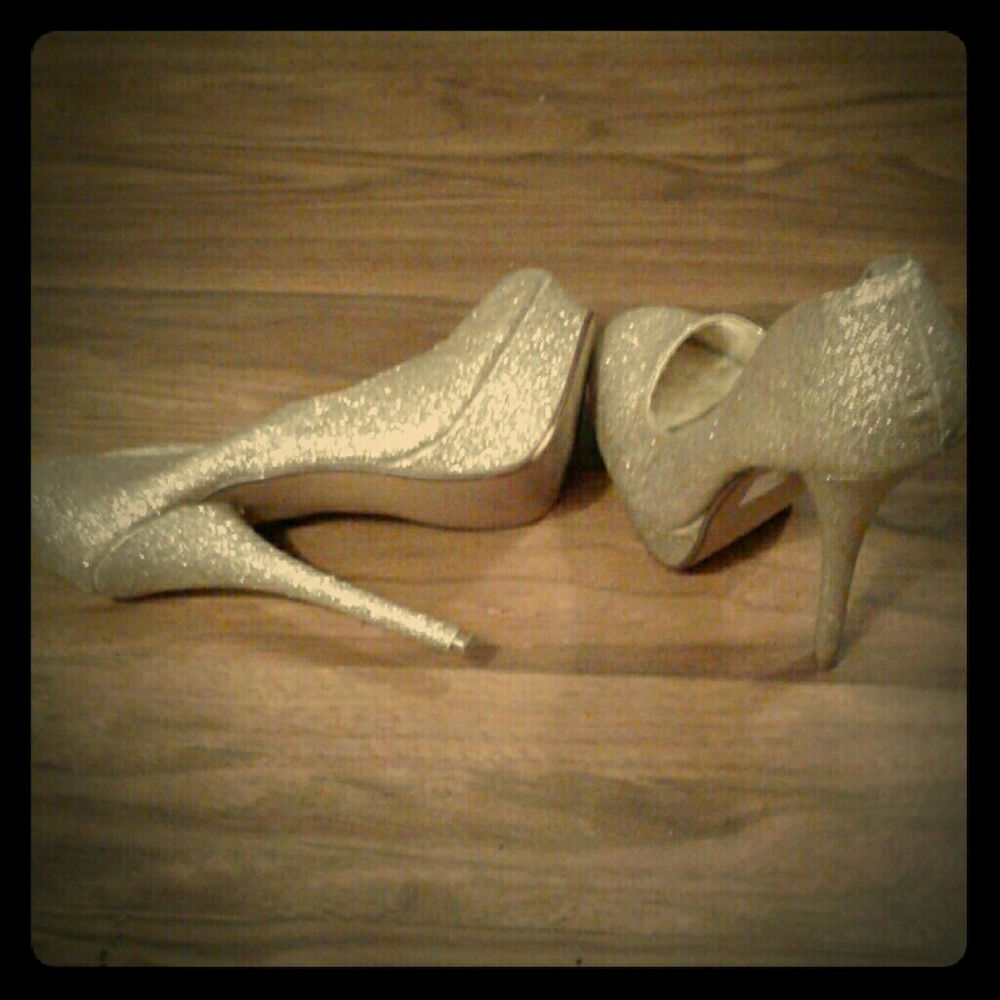 Gold sparkle heels