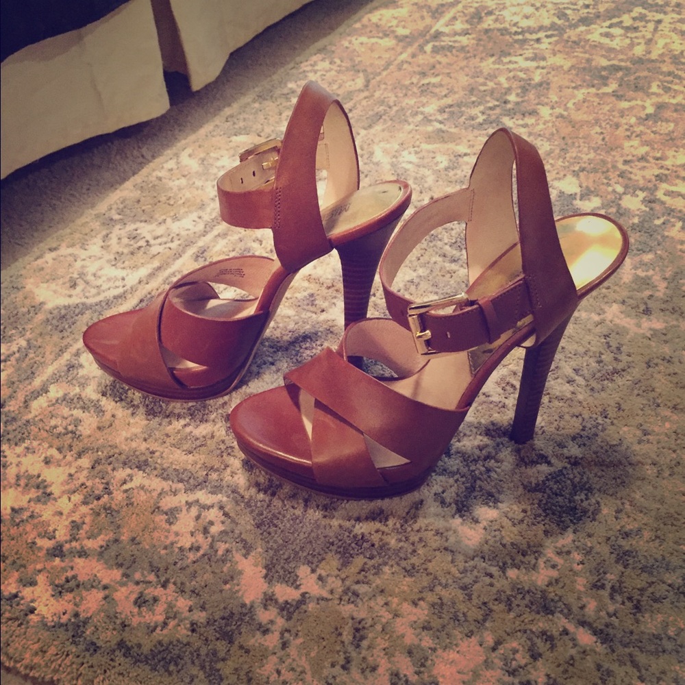 Michael kors oksana platform heel