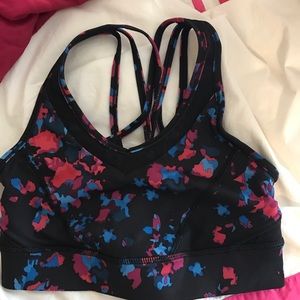 Lululemon size 4 sports bra