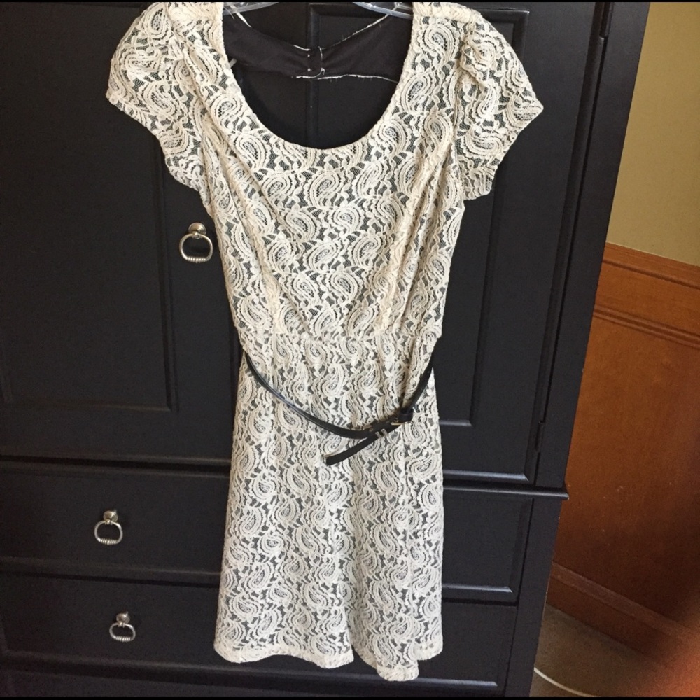 NWT Maurices beige paisley dress - Picture 2 of 4