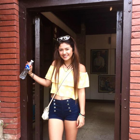 Meet your Posher, Julia - Picture 1 of 1