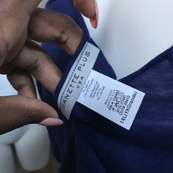 🍾HP🎉 1X left ✨COLD SHOULDER TEE - Picture 7 of 7