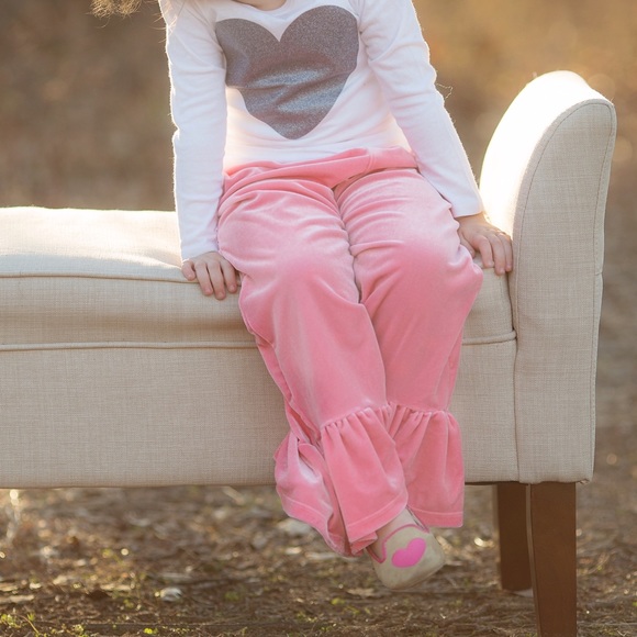 Children's Velvet Ruffle Pants Perfect for Easter - Picture 4 of 4