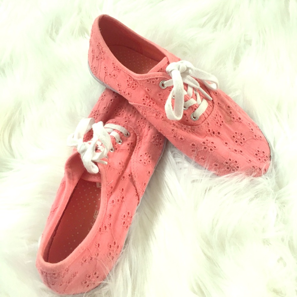 Girls 3 1/2 coral shoes
