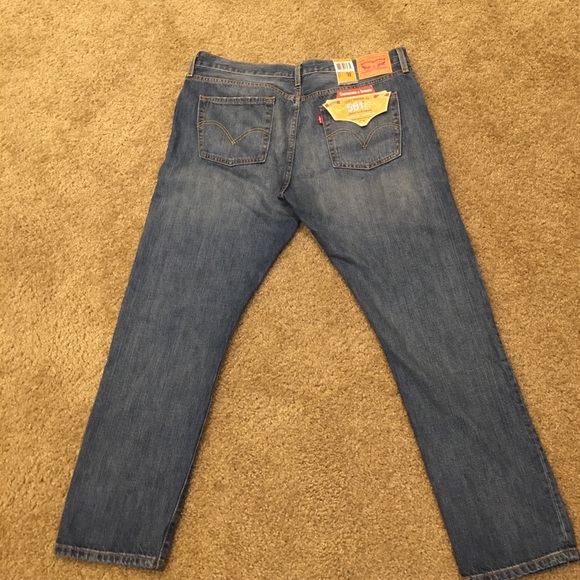 New Levi jeans - Picture 2 of 4