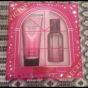 Victoria Secret Bombshell gift set- new in box!