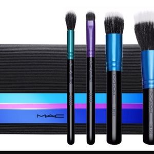 Mac limited edition brush set