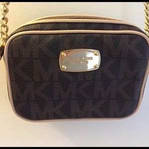 Michael Korea Crossbody