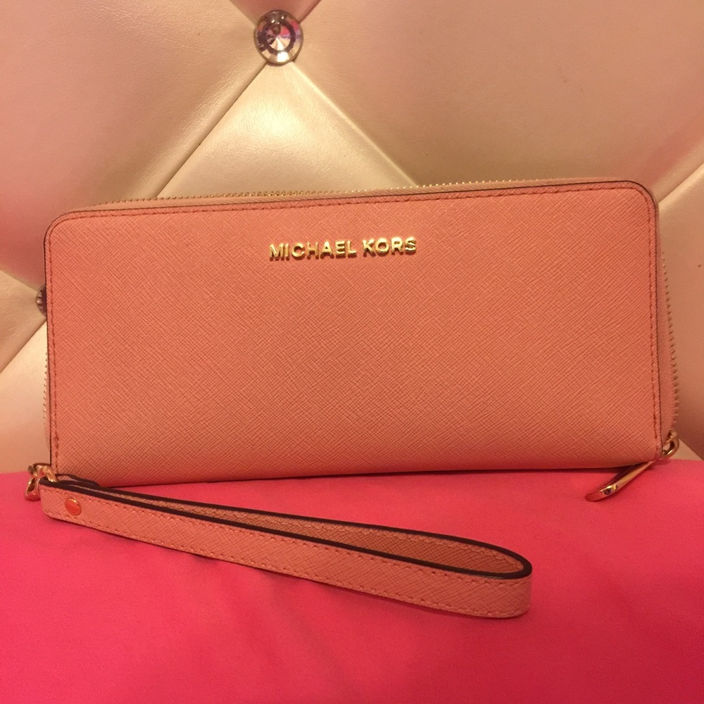 PINK MICHAEL KORS JET SET CONTINENTAL WALLET