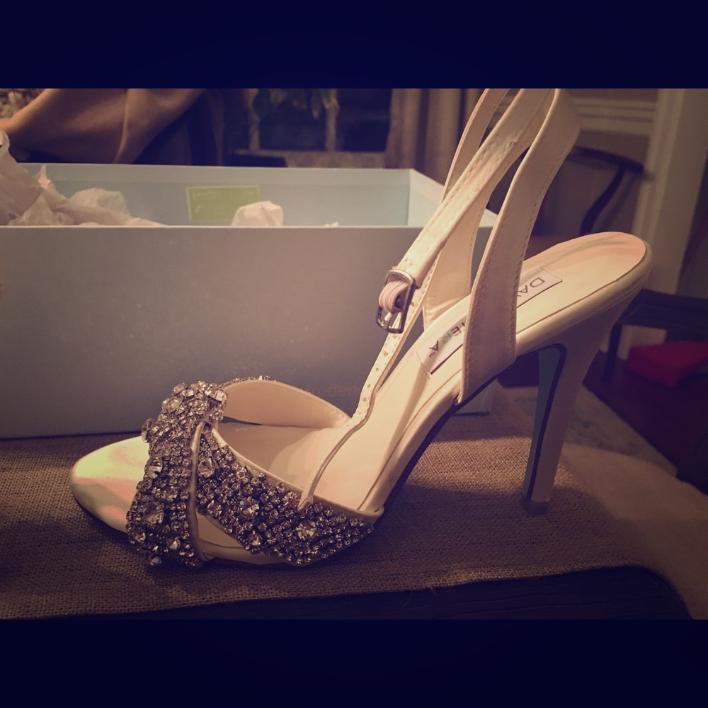 David Tutera wedding heels never worn w box!!