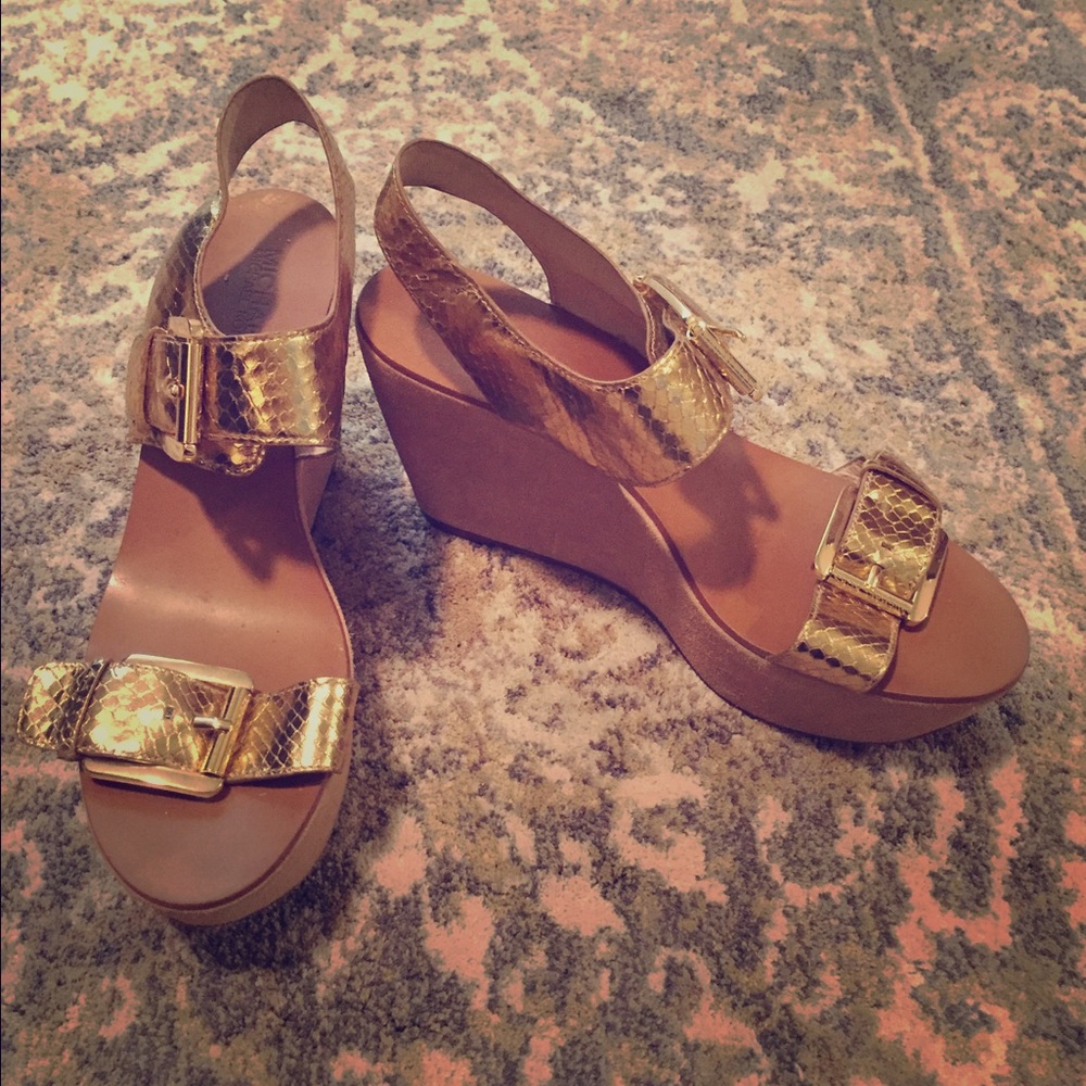 Sawyer Michael kors wedges NEVER WORN
