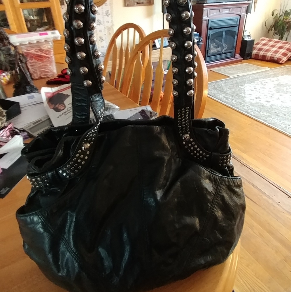B Makowsky black leather handbag