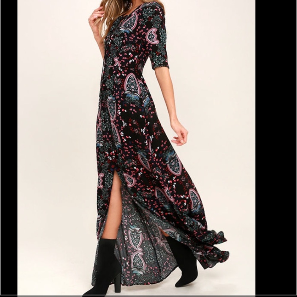 🆕 Standing room only floral maxi