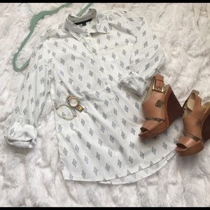 Ivory & Navy patterned collared top