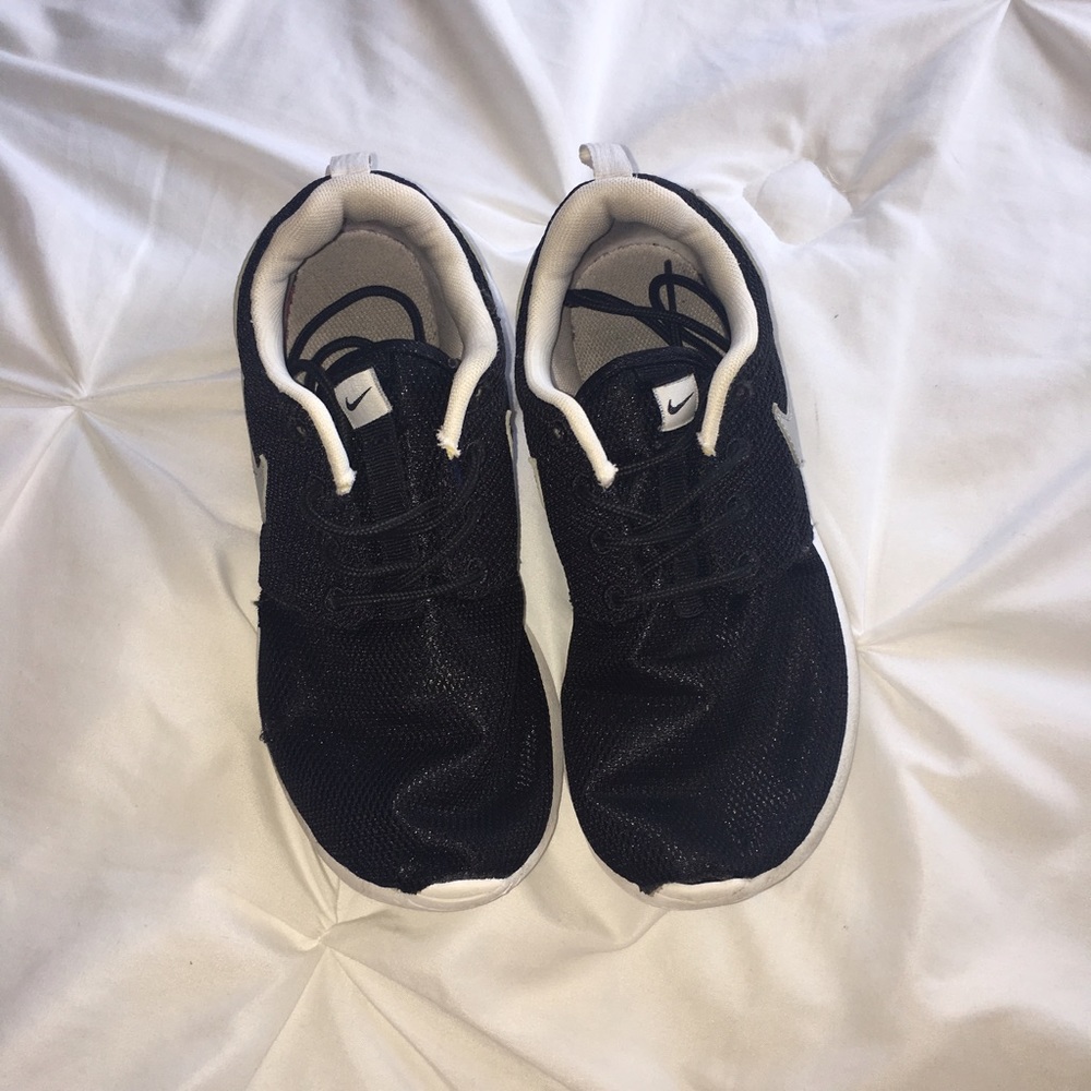 Nike roshes