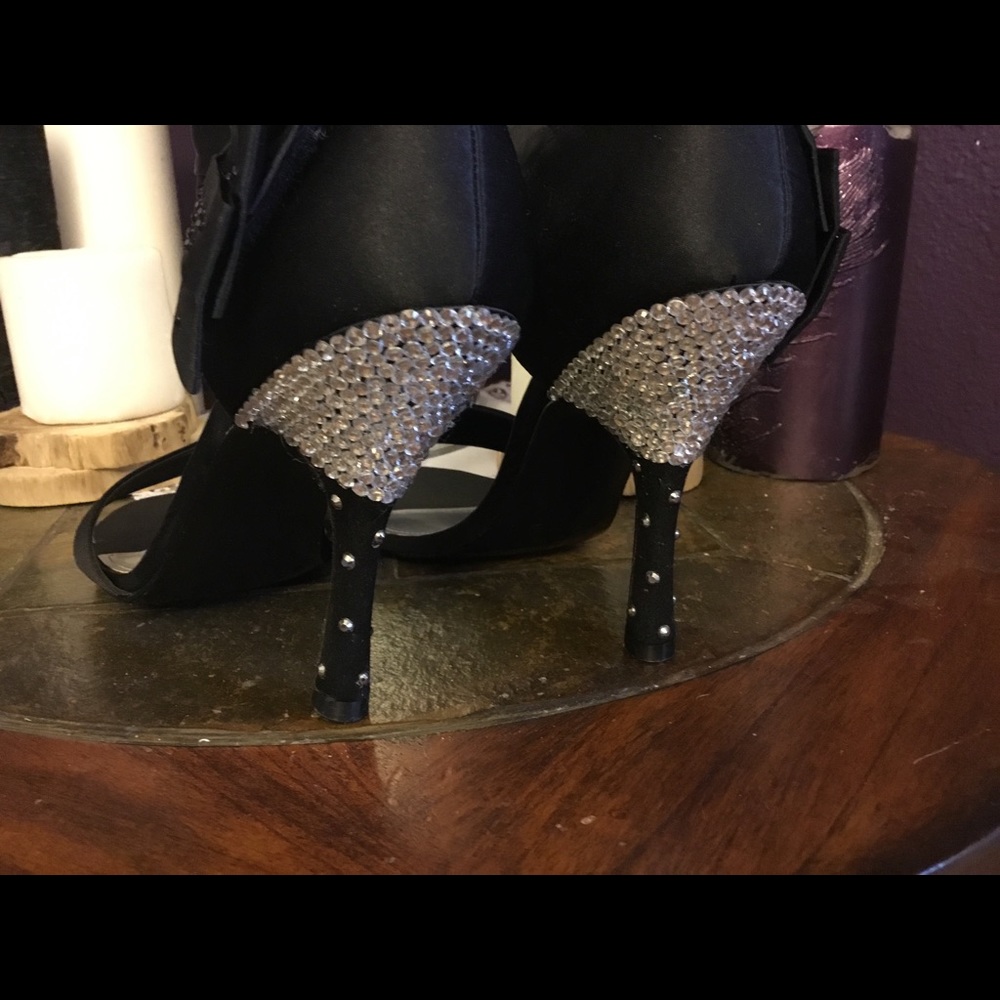 Apt. 9 Swarovski heels