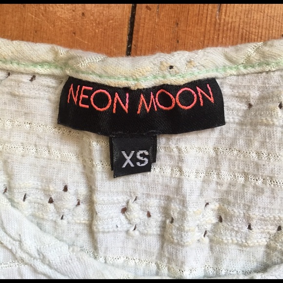 Light Green Crop Top - Picture 3 of 3