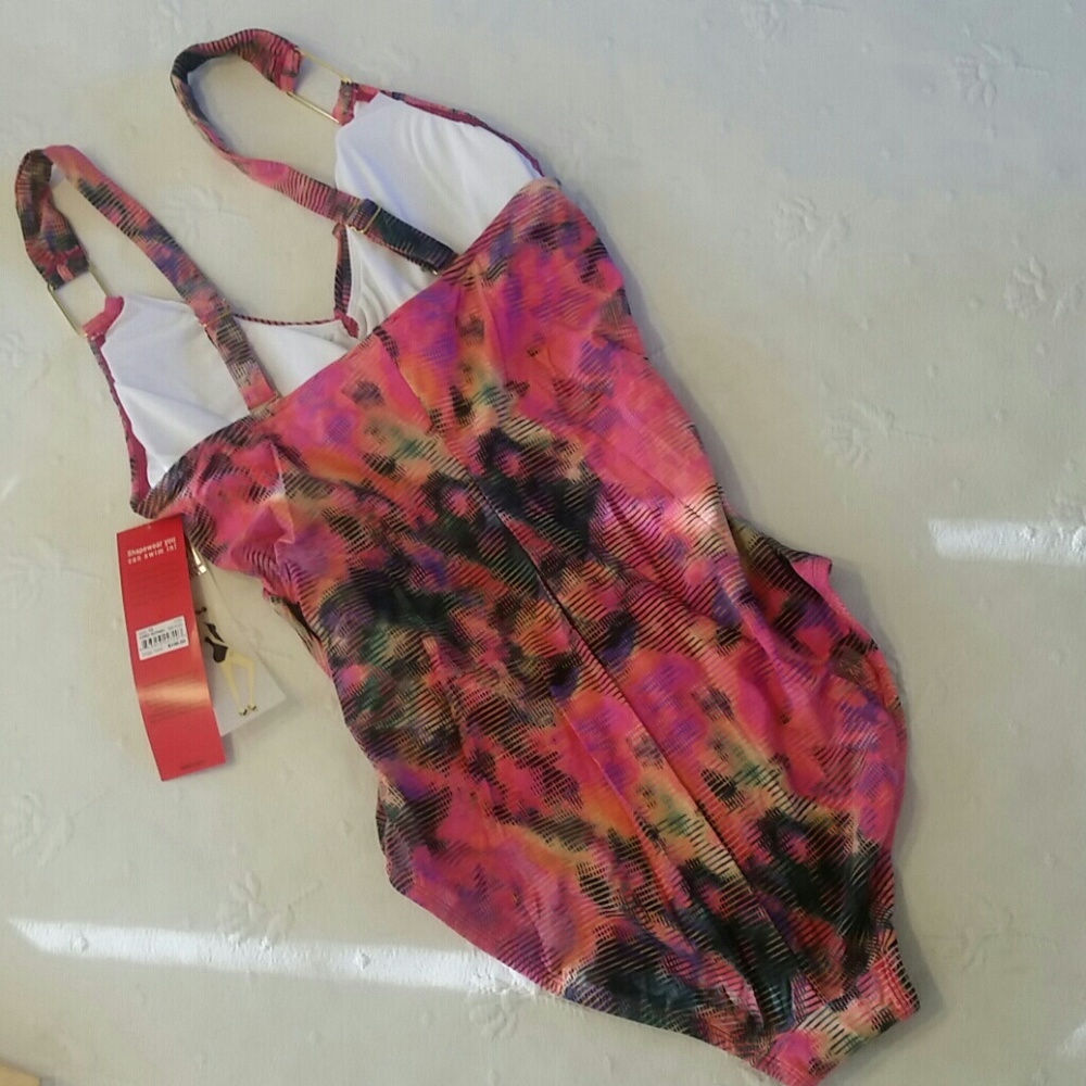 SPANX SWIMSUIT! DRAPED & RUCHED - Picture 3 of 6