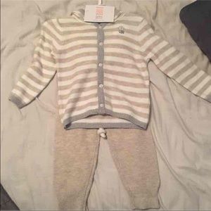 18 month neutral outfit set brand new