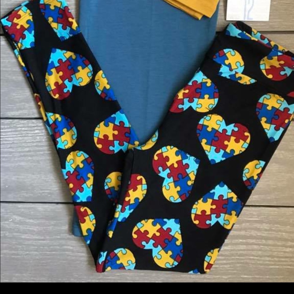 ISO lularoe OS leggings like these!!!!!!!