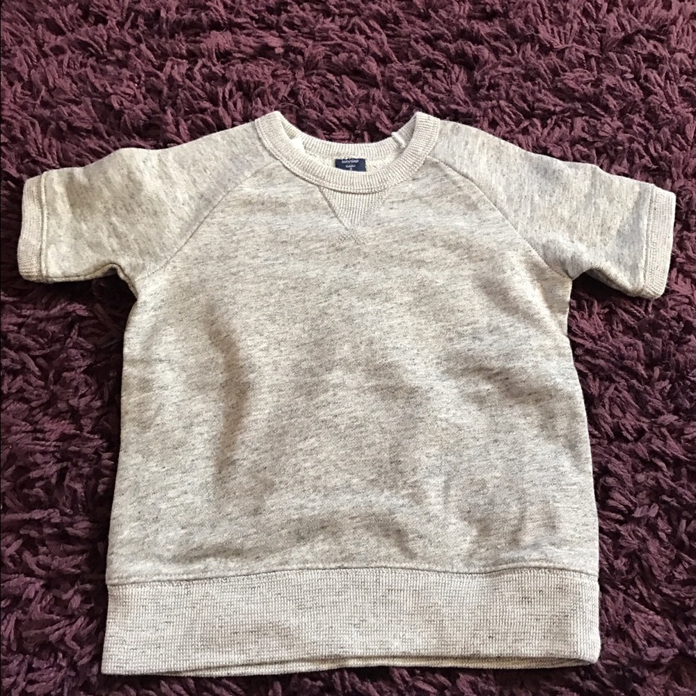 GAP SHORT SLEEVE SWEATSHIRT