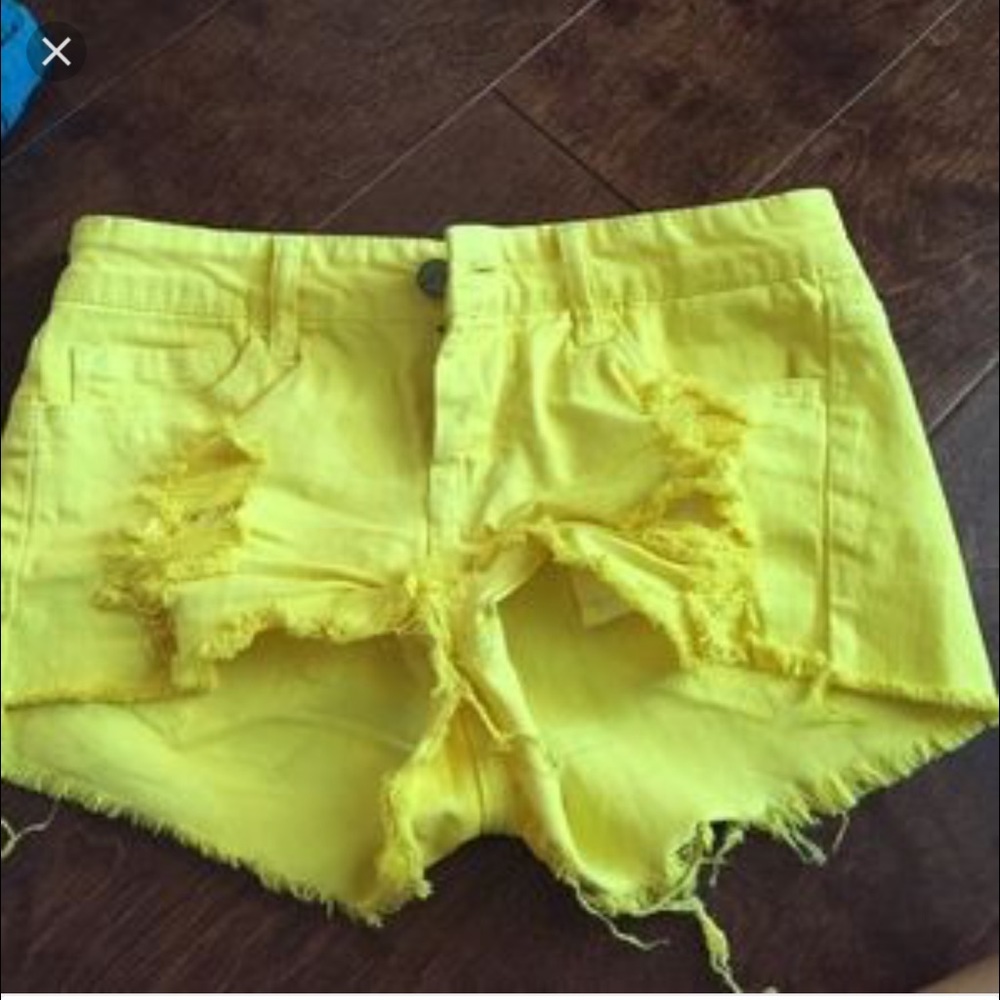 Yellow high waist stretchy shorts
