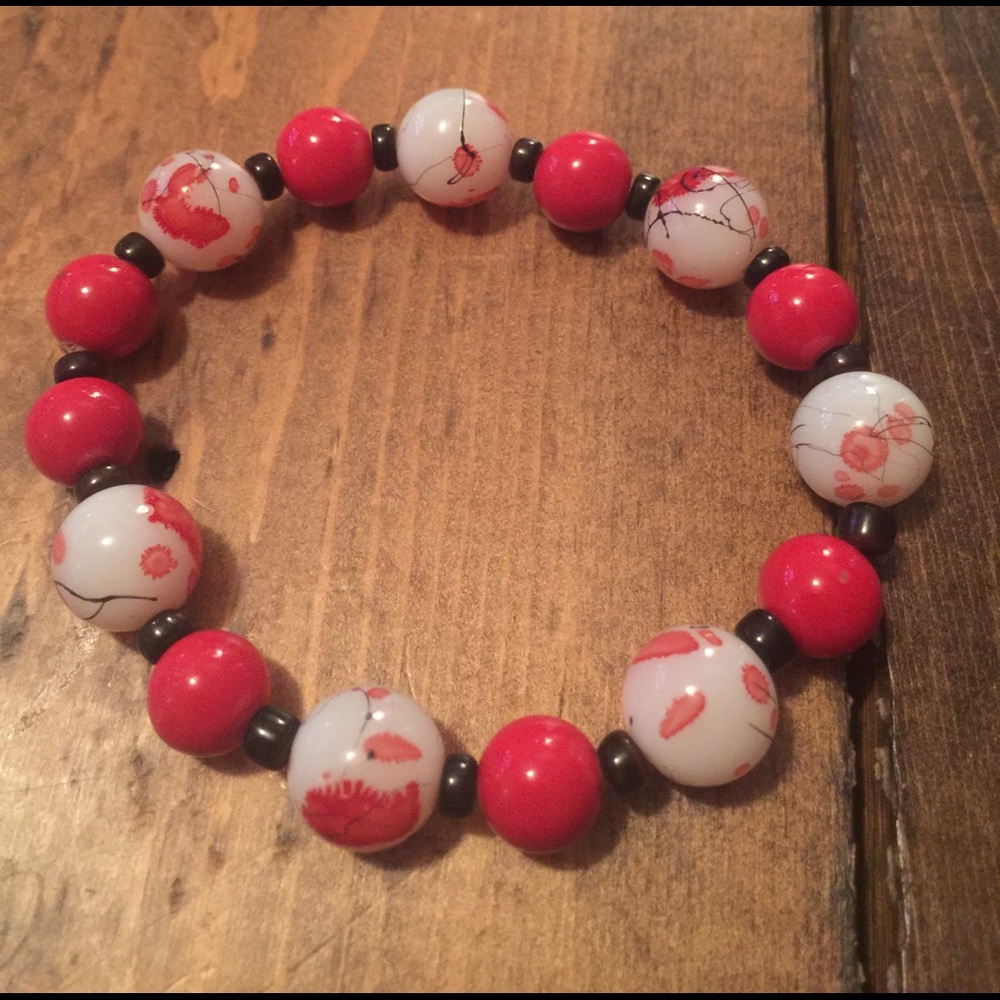 Two red bracelets bundle - Picture 2 of 3