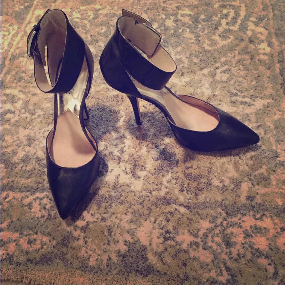 Leather strapped Michael kors heels unworn, s-8.5