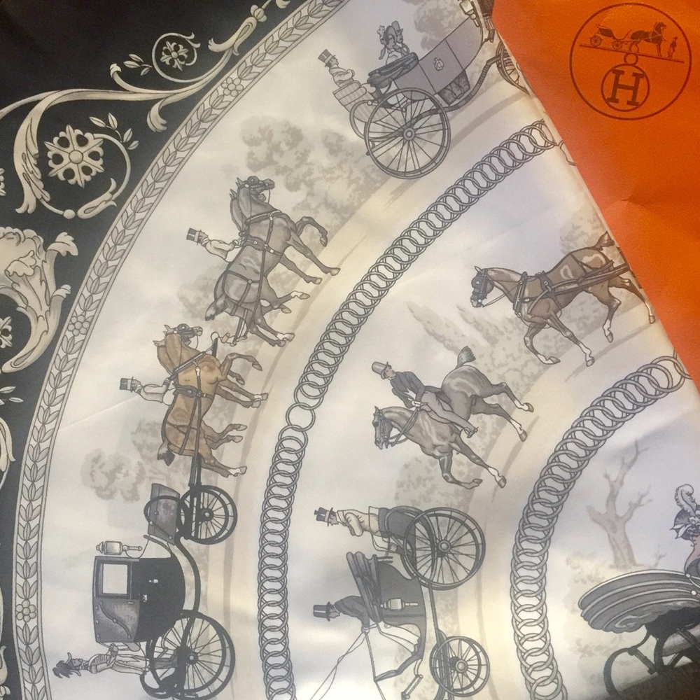 Authentic HERMES La Promenade De Longchamps Scarf