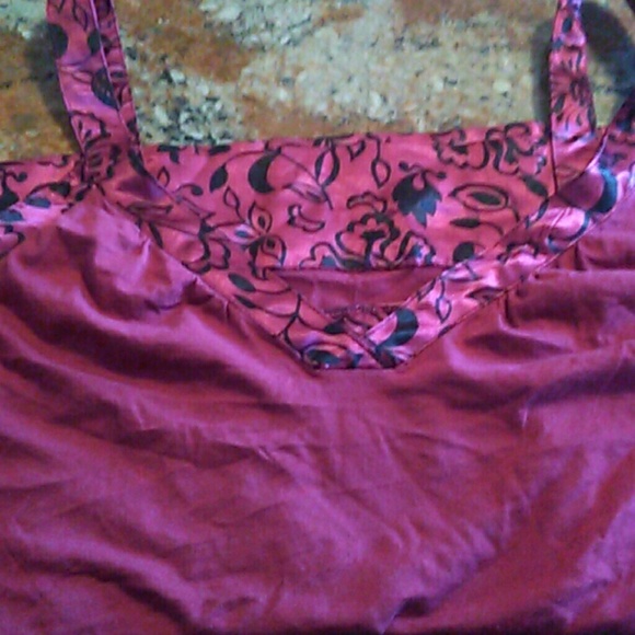 Rgl new york maroon top size M - Picture 4 of 4