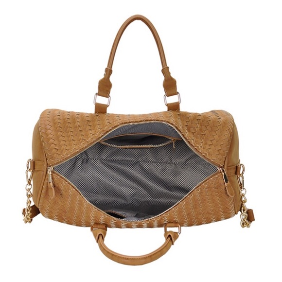 Weekender - Picture 2 of 5