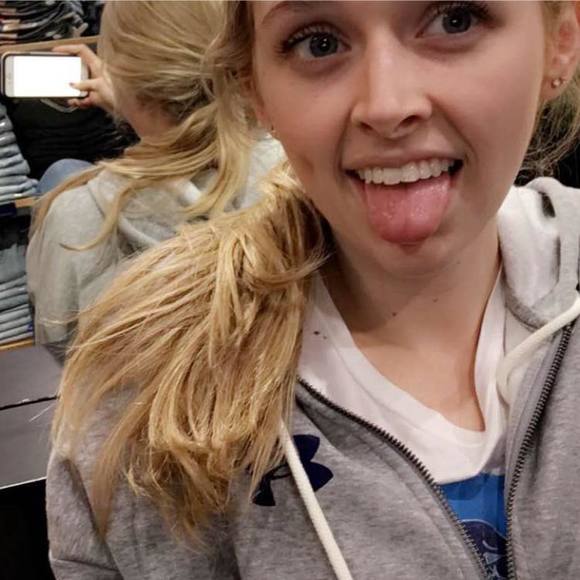 Meet your Posher, Davilyn - Picture 2 of 8