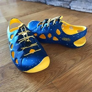 Boys Keen water sandals NWOT