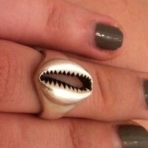 Sterling silver cowrie ring