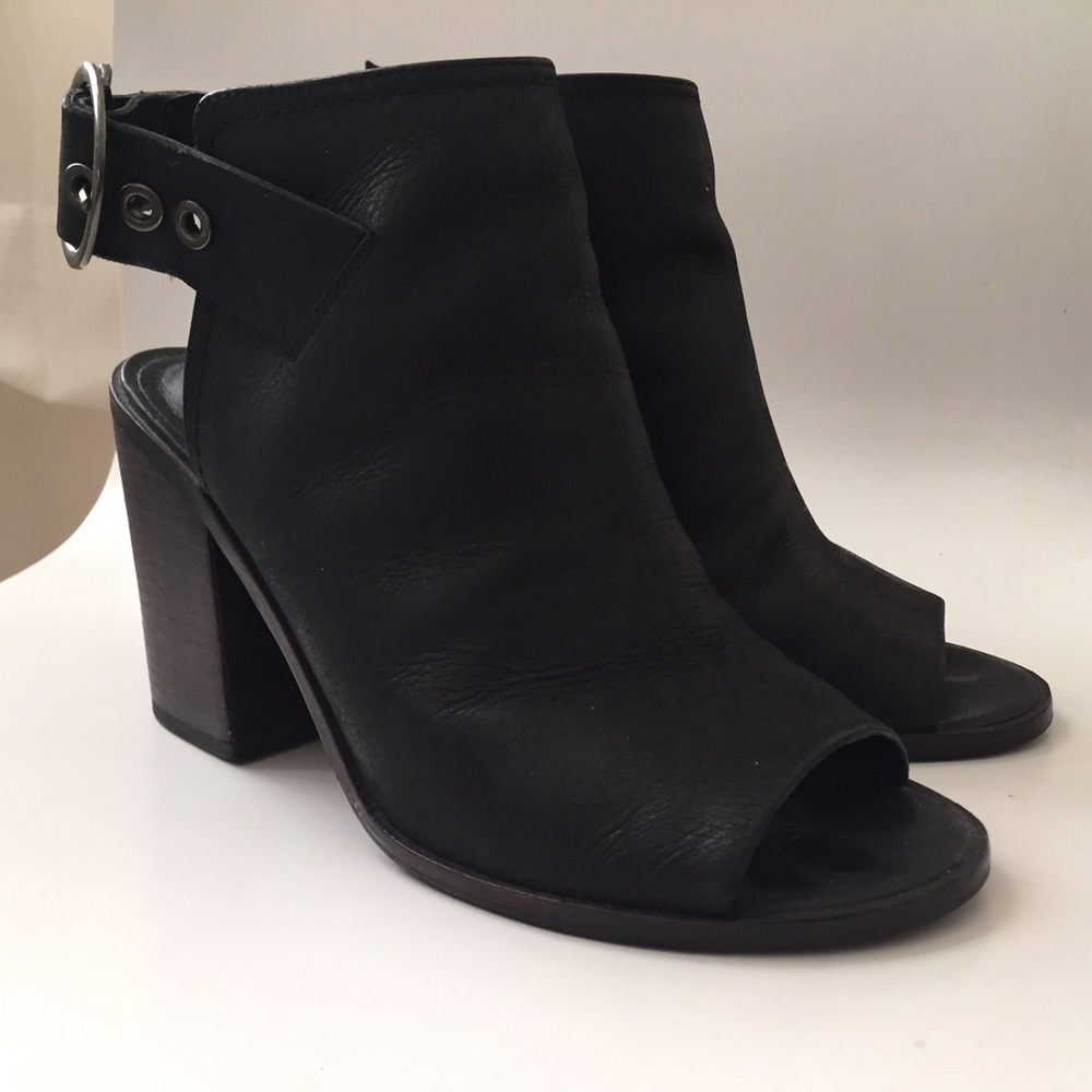 Steve Madden leather peep toe heels Parlor