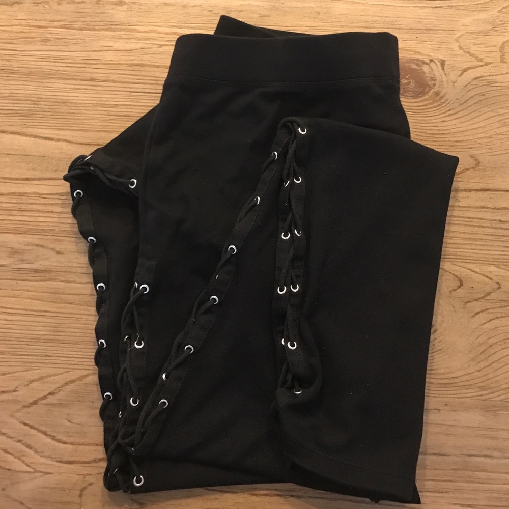 NWOT! Black Express Lace-Up Side Stretch Legging