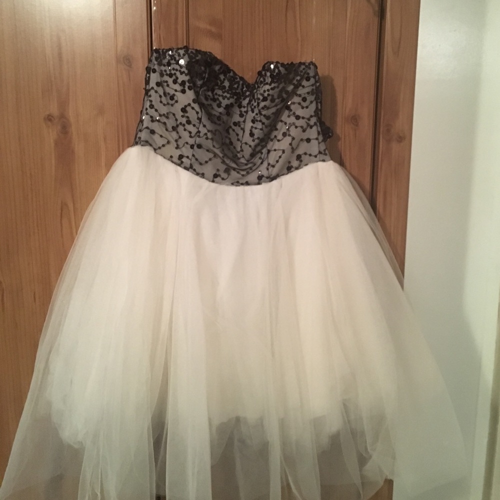 Short tulle prom dress